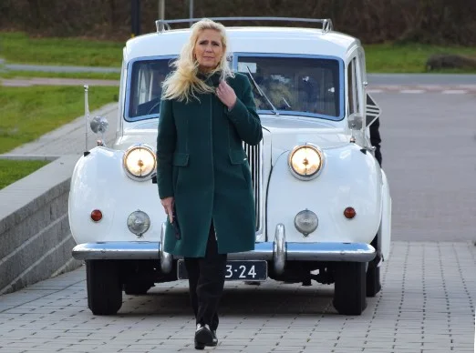 rouwauto princess uitvaartverzorger Monique Kupras