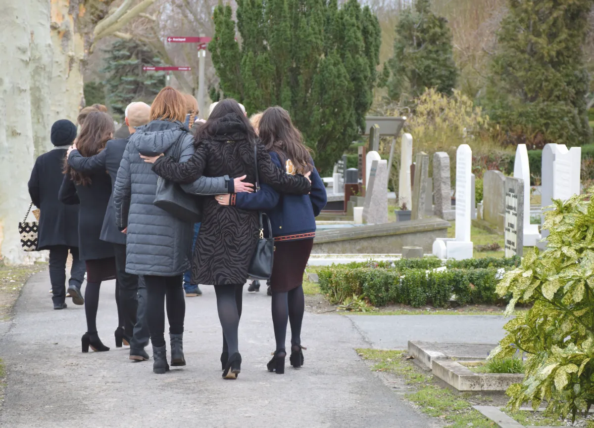 Familie toont verbondenheid tijdens uitvaart in regio Zoetermeer – Infinity Uitvaartzorg