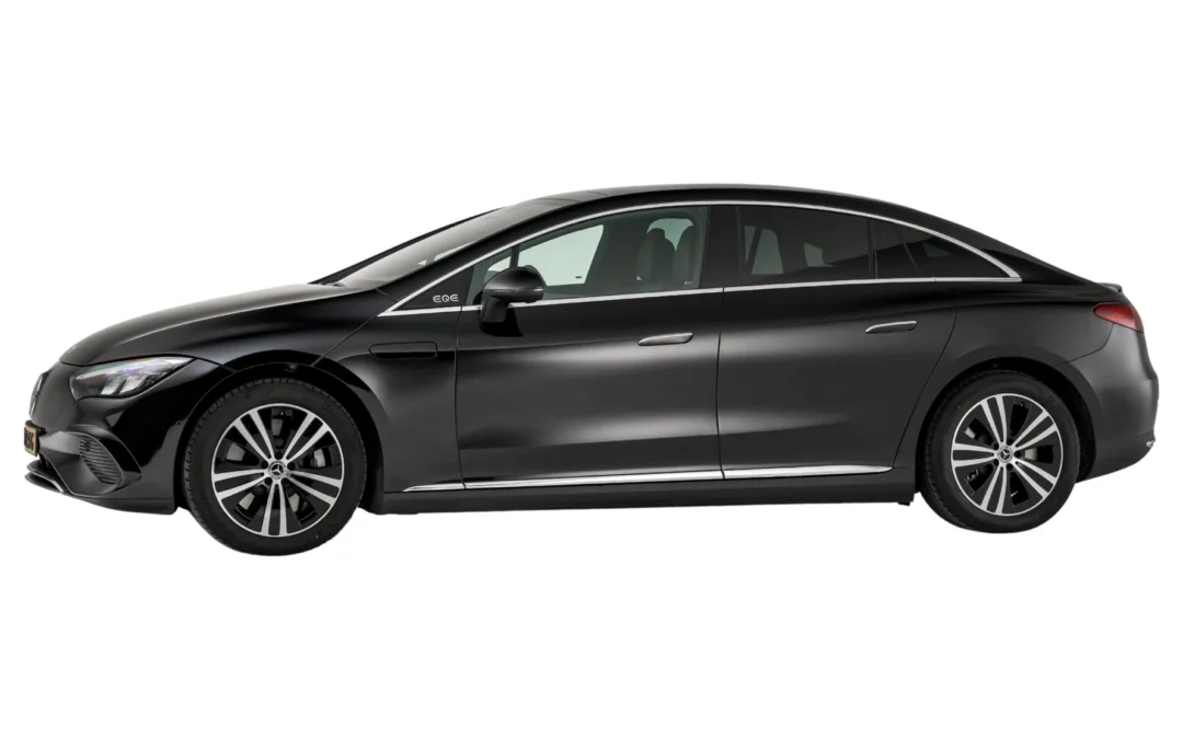 Mercedes 4 persoons EQE (zwart)