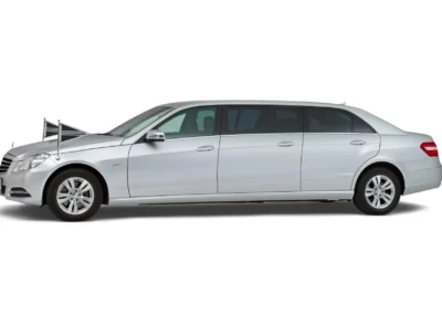 Mercedes 7 Persoons Volgauto (grijs)