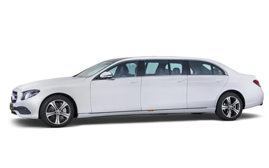 Mercedes 7 persoons volgauto (wit)