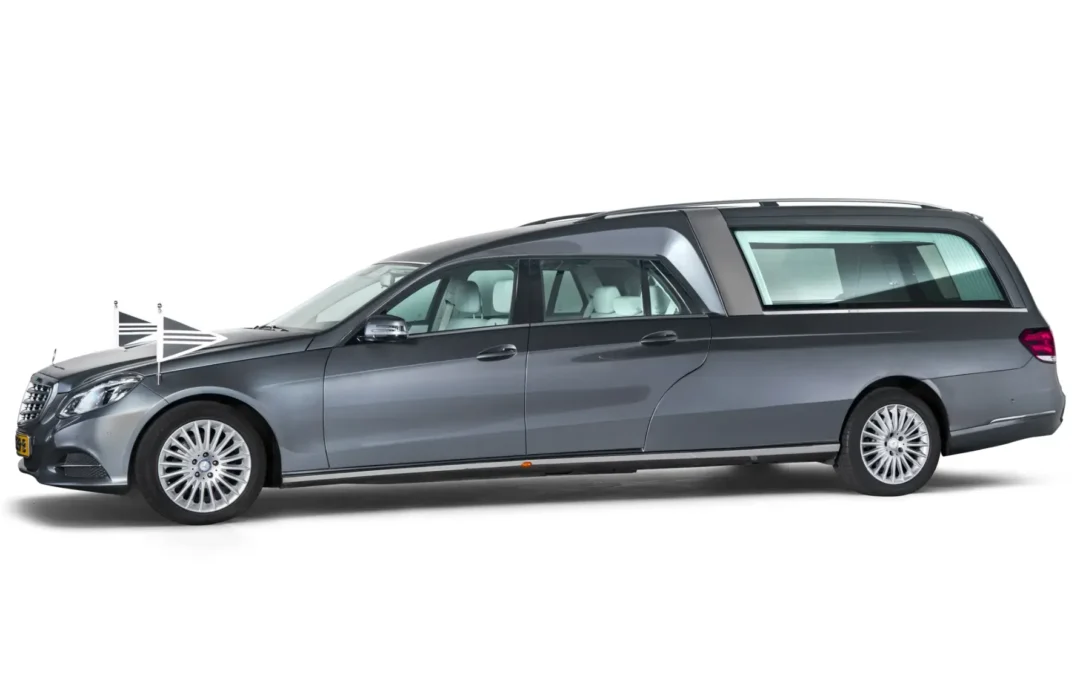 Mercedes familierouwauto (grijs)
