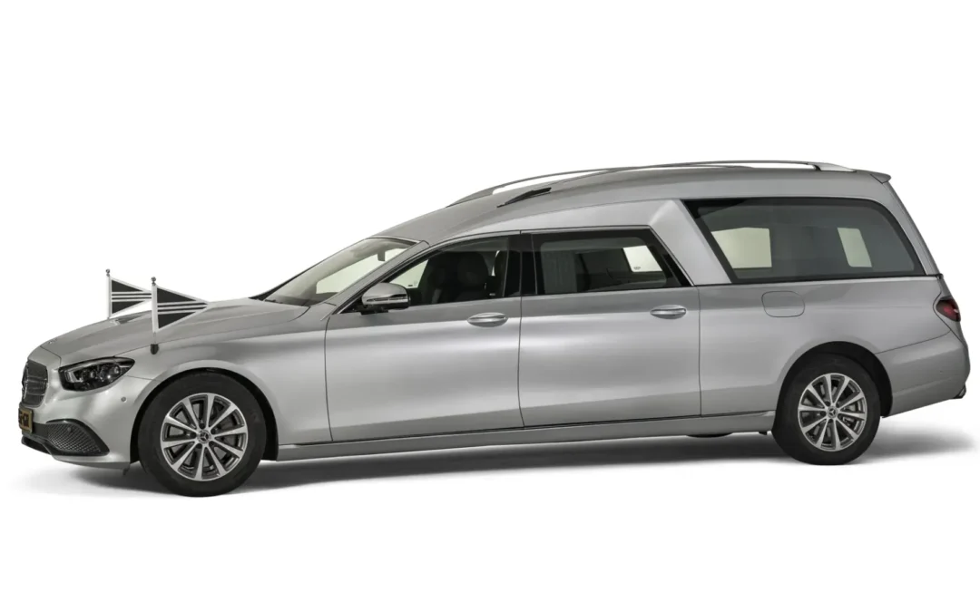 Mercedes Huiskamp glas rouwauto (grijs)