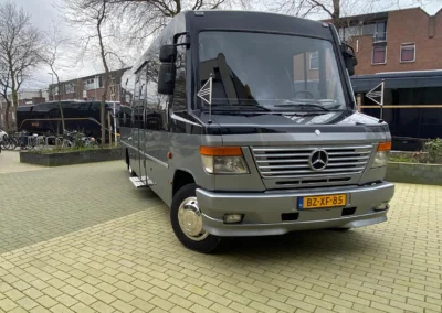 Mercedes Uitvaartbus Vooraanzicht